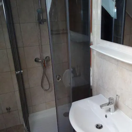 Strandi Apartmanok- Levente Lägenhet Balatonmáriafürdő