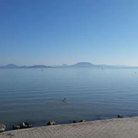 Strandi Apartmanok- Levente Apartamento *
