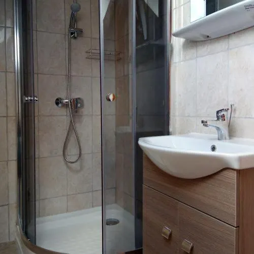 شقة Strandi Apartmanok- Levente *