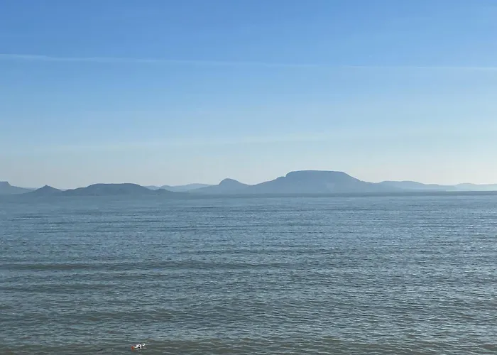 شقة Strandi Apartmanok- Levente *